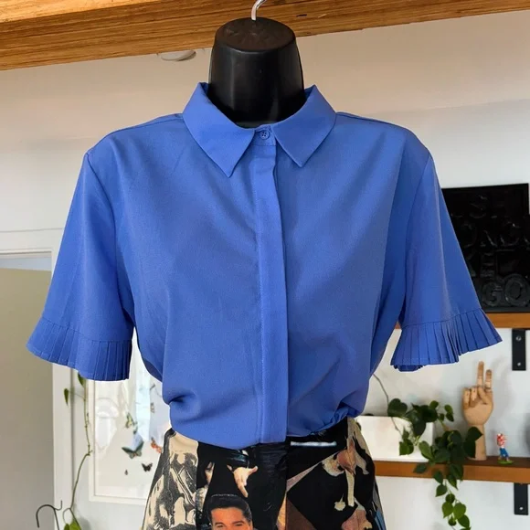 French Connection Blue Short-Sleeve Shirt – Like New, Size Small - Picture 2 of 8